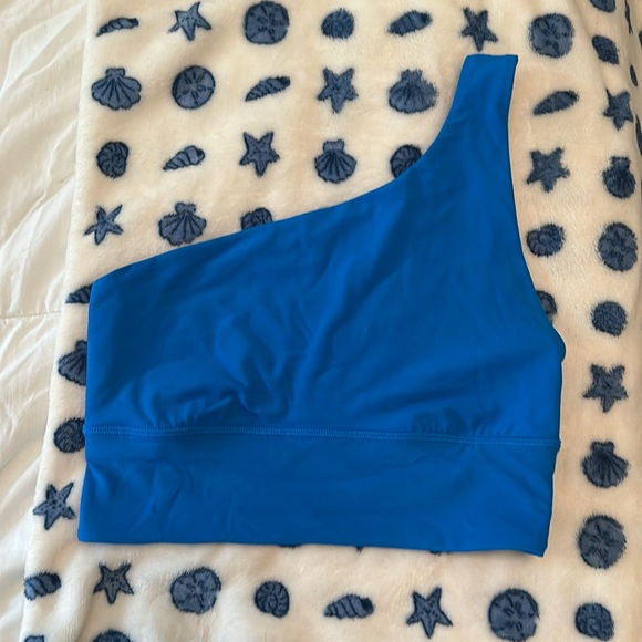 One should lulu tank size 4 - Picture 1 of 3